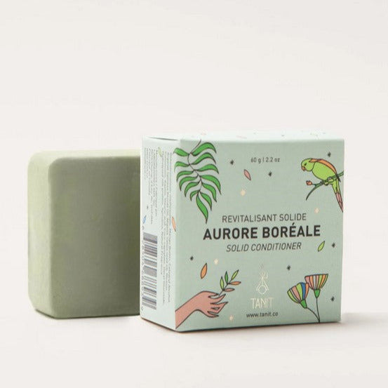 Aurore Boréale Conditioner Bar by Tanit Botanics is an oily and delicate hair rescue product. In some instances, the scalp's glands create an excess in sebum that can make hair look greasy in between washes.