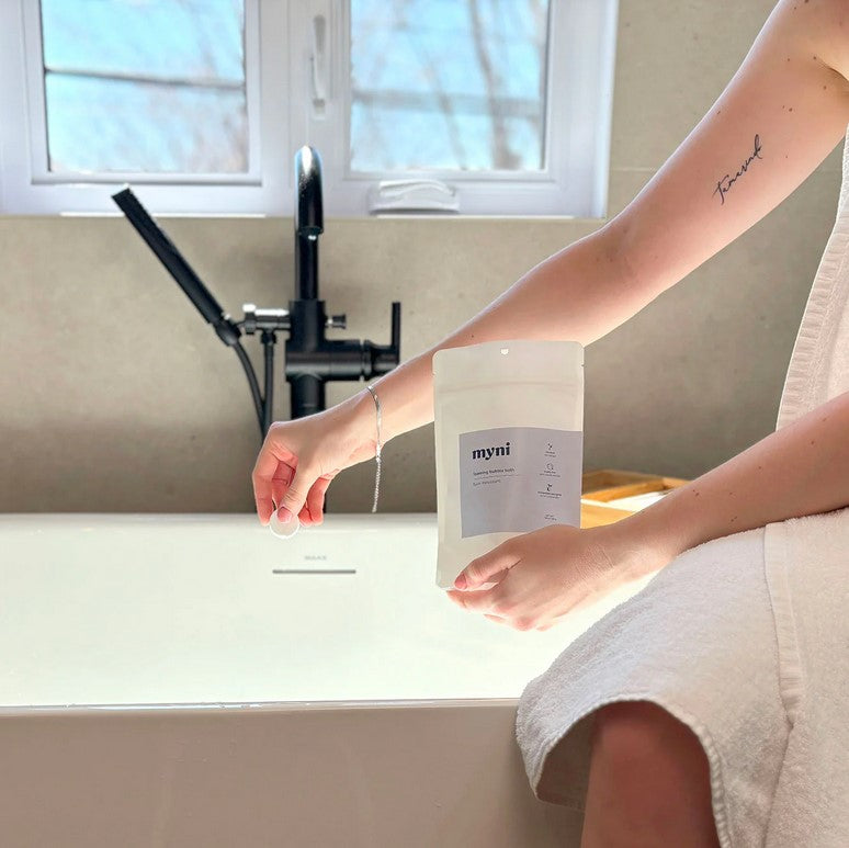 As these Canadian made bubble bath tablets dissolve in water, they release a smooth foam that creates a true cocoon of well-being for your body and mind. Made from naturally-sourced and non-toxic ingredients, these foaming bubble bath tablets in a set of 20 are gentle on your skin while preserving our precious planet.