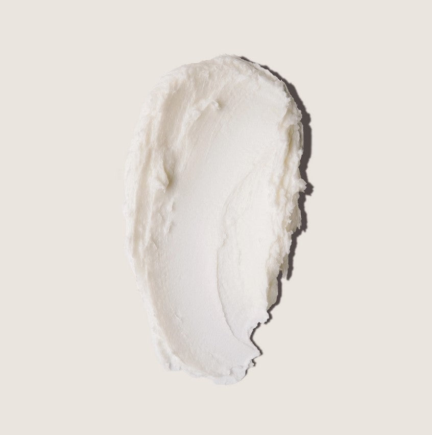 Texture of Everist Fragrance-Free Shampoo Concentrate – rich creamy formula for gentle cleansing and scalp hydration