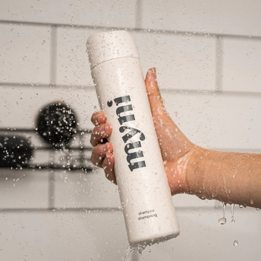 Looking for an earth-friendly shampoo? This Myni Shampoo Starter Set is the first Canadian made shampoo in the form of a powder that can be rehydrated in water. Makes 400 ml of shampoo.