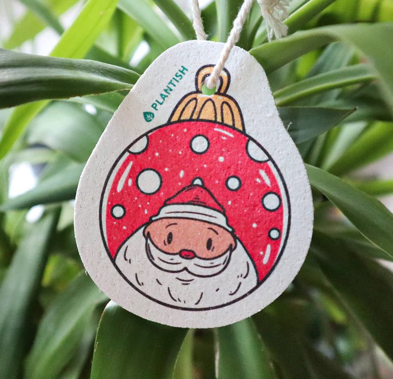 Made from 100% vegetable cellulose (wood pulp), this santa sponge ornament mirrors the texture and functionality of traditional sponges without plastic.