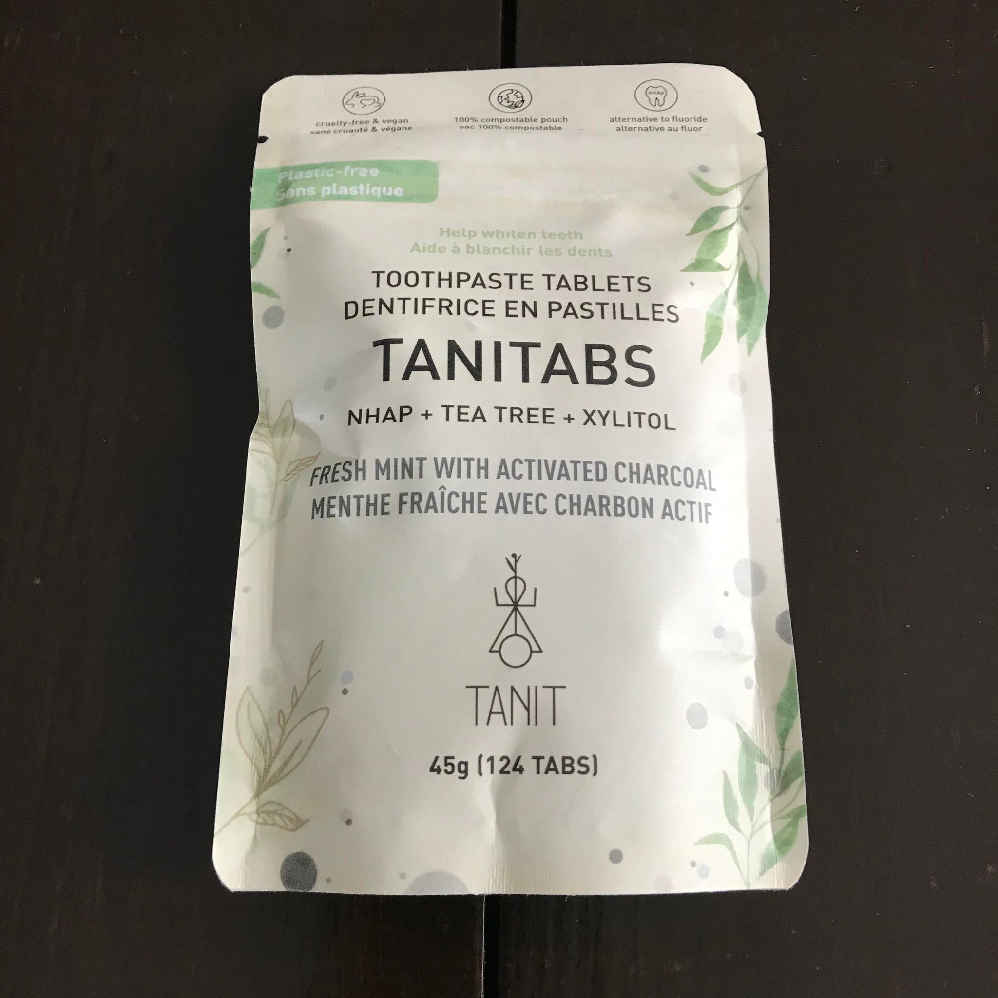 Canadian made fresh mint with activated charcoal Tanitabs in a 45g (124 tabs) compostable pouch