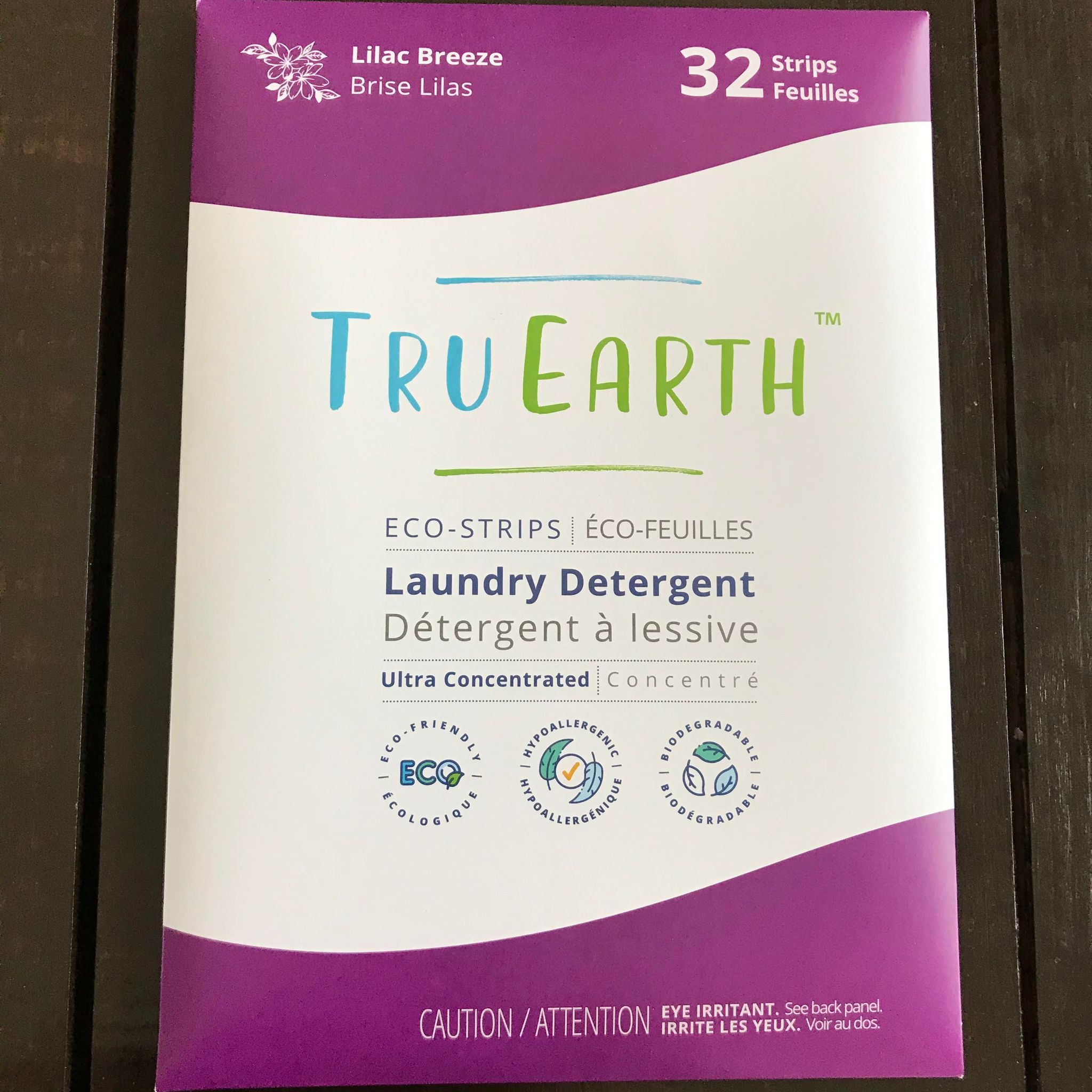 Lilac Breeze TruEarth ultra concentrated laundry detergent made in canada available in a zero waste pack of 32 eco strips