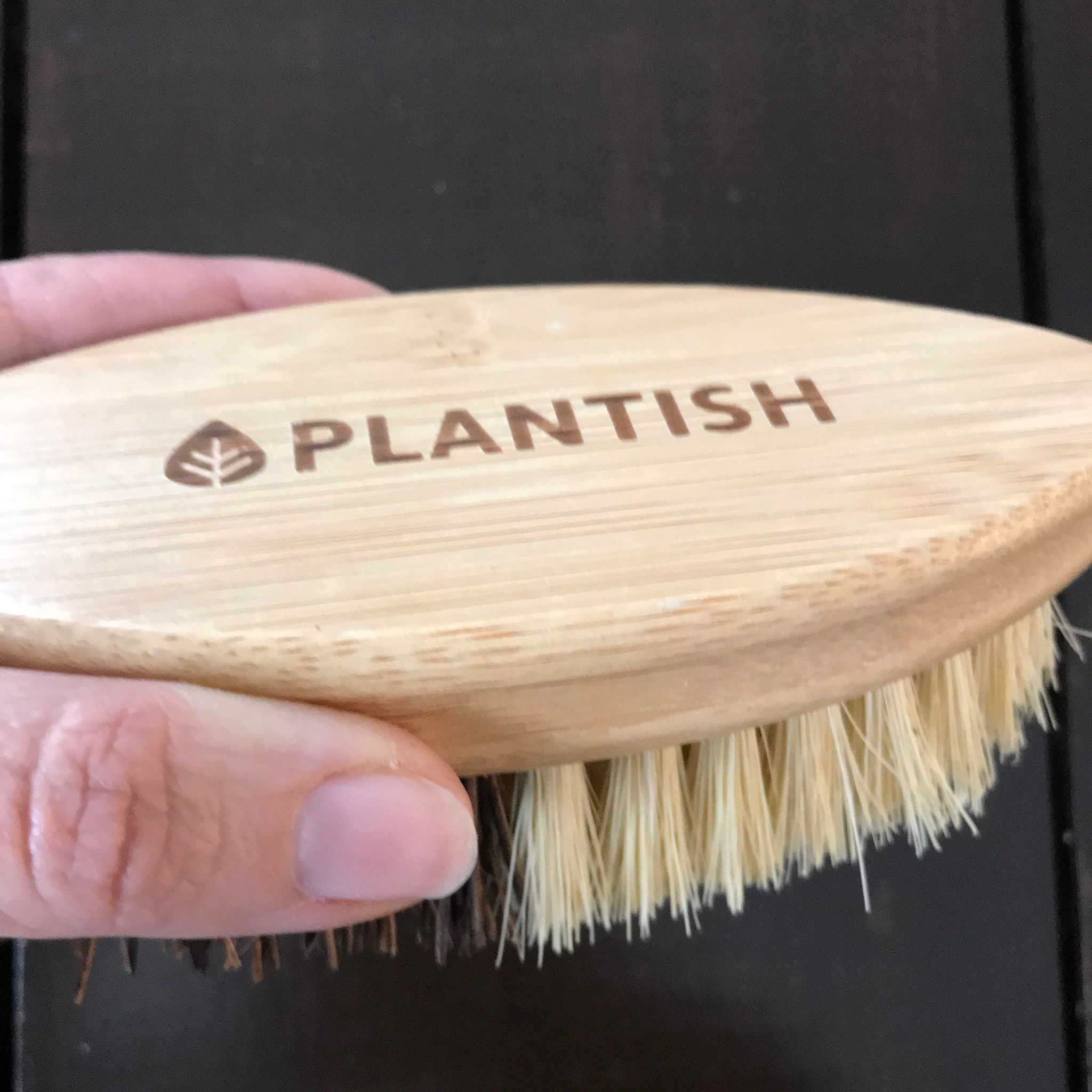 Plantish oval vegetable scrubber brush made of bamboo, sisal and palm fibres