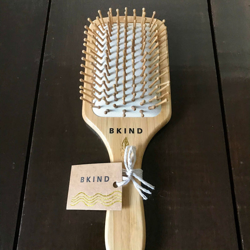 BKIND 25.5 x 8.5 x 3.5 cm hairbrush has large wooden bristles which help to naturally condition your hair, and evenly distribute your hair’s natural oils.