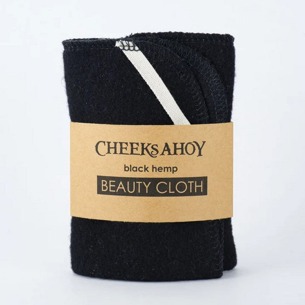 This Black Beauty Cloth by Cheeks Ahoy is made of premium hemp and cotton fleece which makes it luxurious and hypo-allergenic. It is the ideal facial cloth for light exfoliation, removing make-up and oil cleansing. 