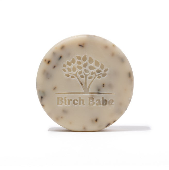 This nourishing Canadian made bar from Birch Babe helps revitalize your skin with the invigorating exfoliating power of spearmint and rosemary.