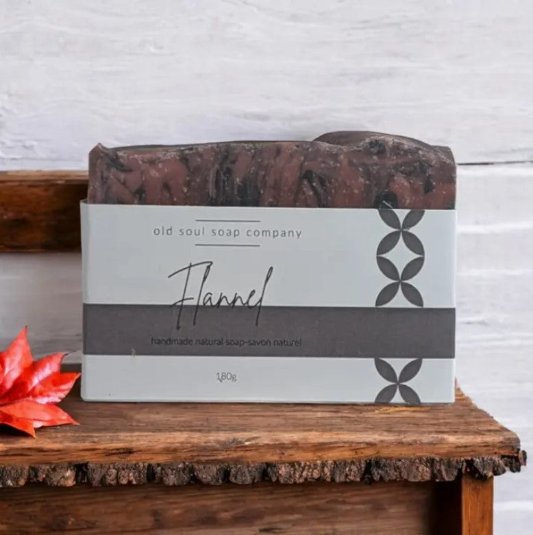 Introducing Flannel, the perfect handcrafted soap 180 g for those who want a refreshing and invigorating shower experience! Made in Canada by The Old Soul Soap Company with bergamot, sweet orange, and rosemary essential oils, this flannel artisan soap will leave your skin feeling clean and rejuvenated. 