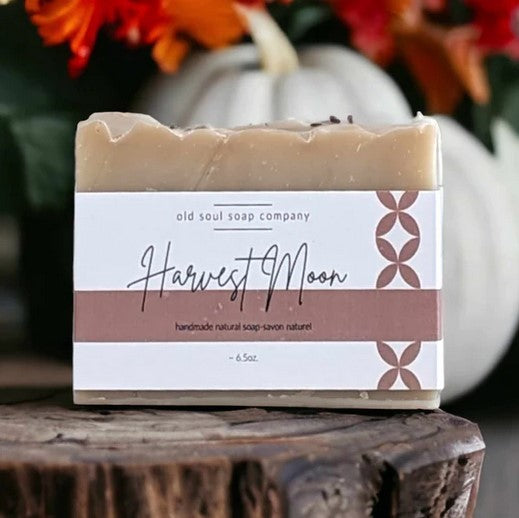 Looking for a Canadian made natural soap that's a little bit sweet and a little woodsy? If so, you're bound to enjoy this handcrafted essential oil soap that smells like a beautiful fall evening under the Harvest Moon. 