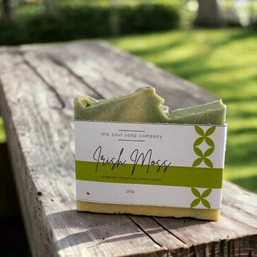 Discover the essence of the Emerald Isle with this Irish Moss Artisan Soap by the Old Soul Soap Company. Handcrafted in Canada, this vegan soap (180g) captures the spirit of Ireland's verdant landscapes with a delightful fusion of Lemongrass and Cedarwood.
