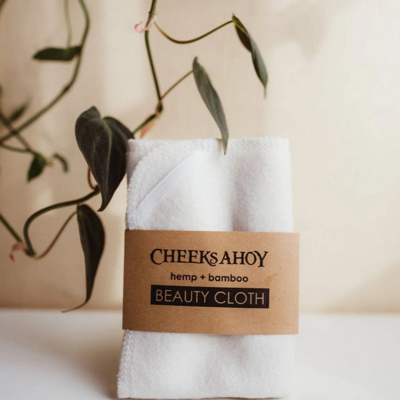 Looking for a beauty cloth that is hypo-allergenic, perfect for light exfoliation, removing make-up and oil cleansing? Made with premium hemp and bamboo fleece this Cheeks Ahoy luxurious cleansing cloth in ivory may be just what you're looking for.