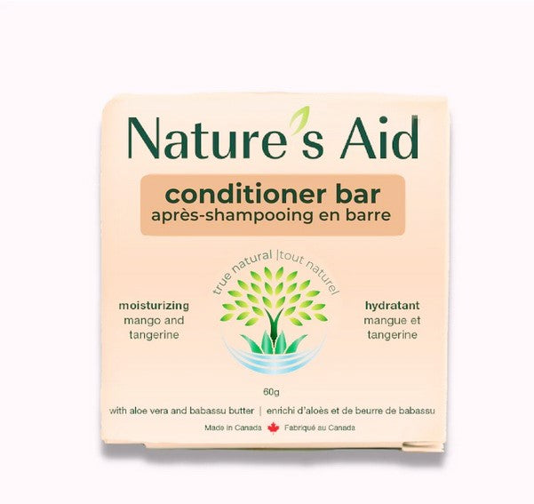 This Moisturizing conditioner bar from Nature's Aid is ideal for dry hair in need of an extra strength level of hydration, hydrating the hair from root to tip. Mango Butter offers a deep moisturizing and regenerative effect on both strands and scalp. It fortifies strands from the inside out, softens dry hair, reduces breakage, and smooths split ends.