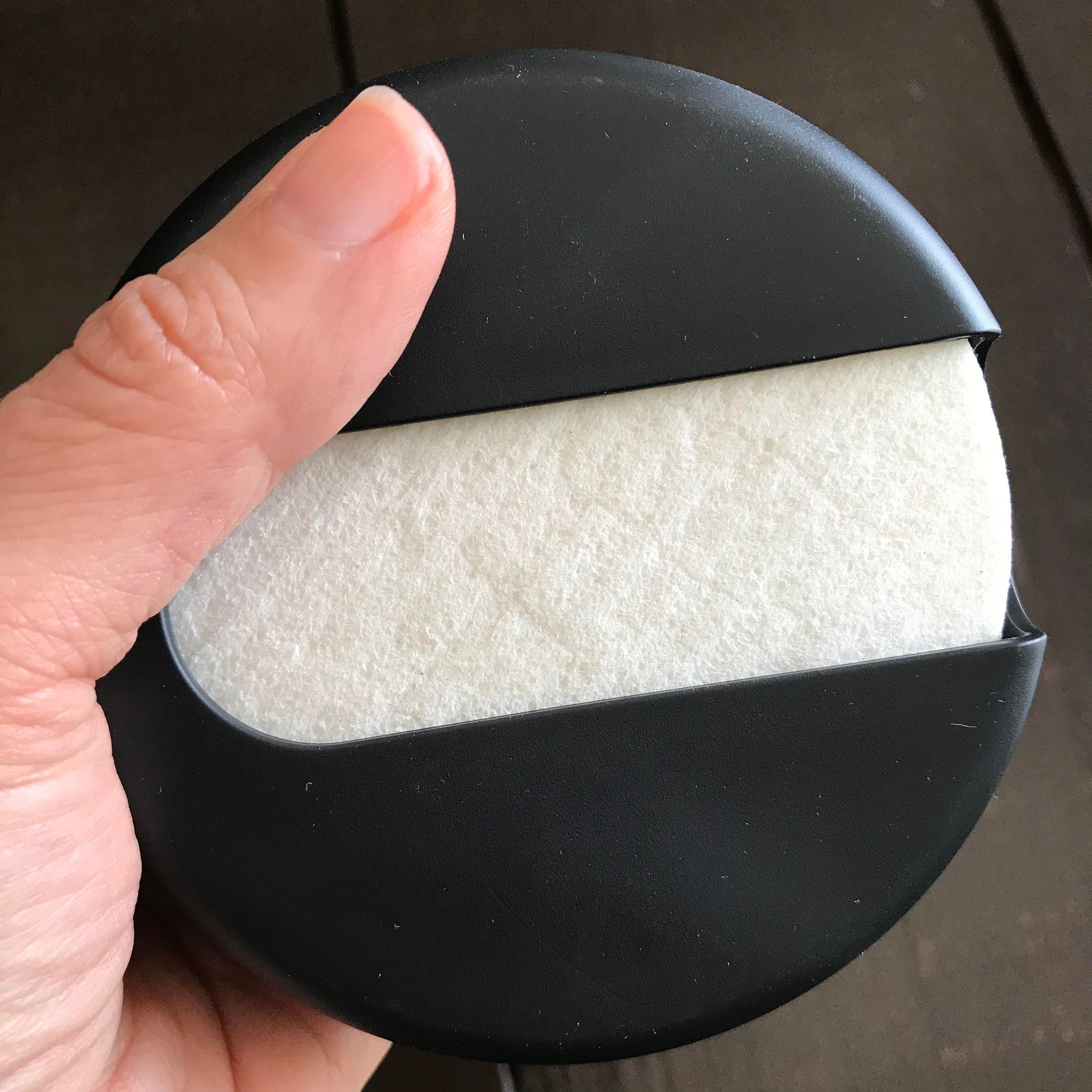 Looking for a sustainable alternative to single use cotton pads and in a large size? Look no further, these large LastRound Reusable Cotton Rounds are the perfect answer.