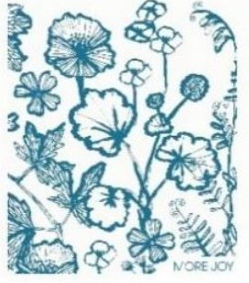 Compostable eco sponge cloth made of cellulose and featuring an endearing motif of siri wildflowers, blue on white, replaces paper towel by absorbing 20x its weight in liquid. Size 20 x 17 cm