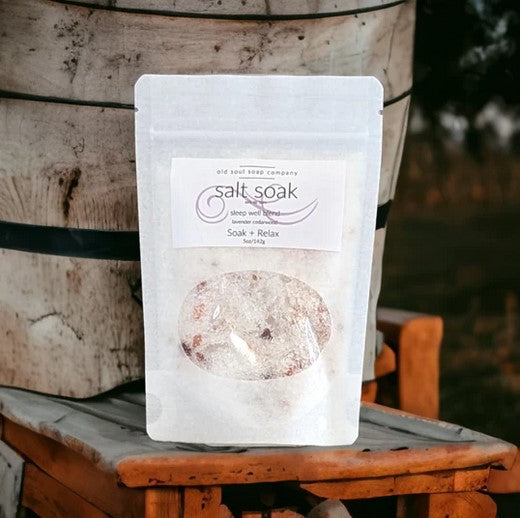 Wind down and relax with a Salt Soak (142 g pouch) made in Canada by the Old Soul Soap Company. Perfect for an evening of self-care, this soak can help you de-stress and unwind after a long day. Pour it into your bath and feel the tension melt away! A night of serenity never felt so good.