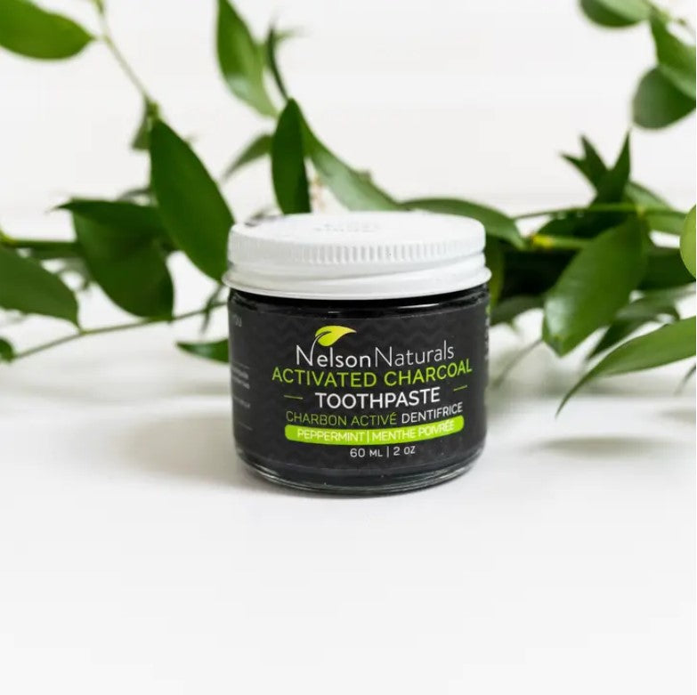 Nelson Naturals Activated Charcoal Toothpaste in a glass jar, 60 ml peppermint flavour – zero-waste, fluoride-free toothpaste with natural whitening power.