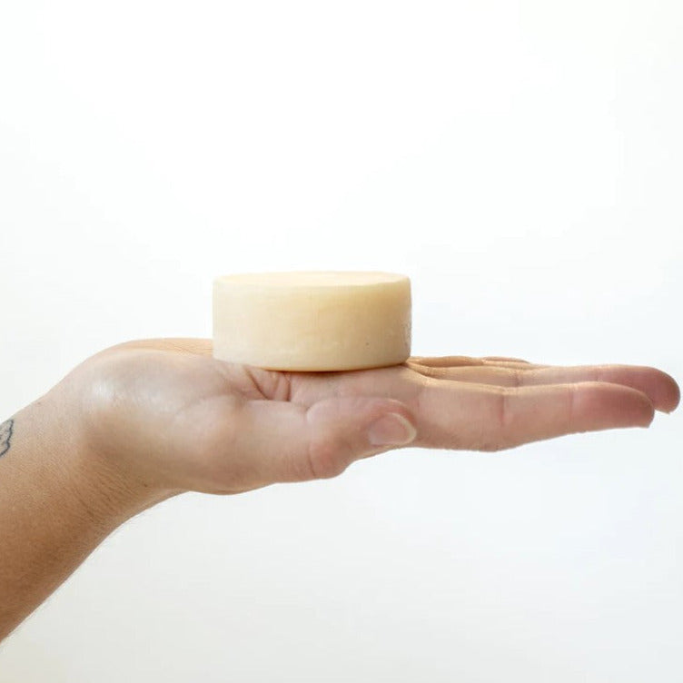 Naturally unscented this leaf shave soap bar (3 oz/85g) is a perfectly simple bar for your perfect shave.
