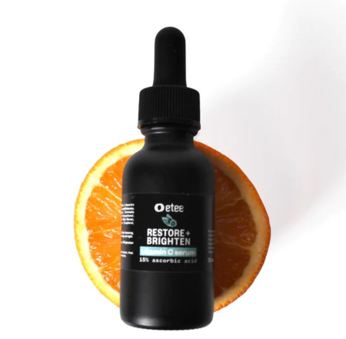 Vitamin C is an antioxidant known to reduce dark spots & boost collagen. By combining this with their algae derived beta glucan & hyaluronic acid, this Canadian brand has formulated a restorative and hydrating treatment to help enhance your skin while it protects it.