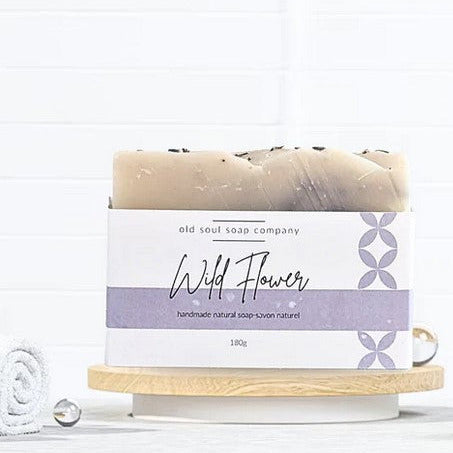 Introducing the Wild flower Artisan Soap by the Old Soul Soap Company, an invigorating bar handcrafted in Canada. This vegan soap (180g) is fresh and new just like spring wild flowers. It feature a refreshing blend of lavender, orange and cedarwood essential oils.