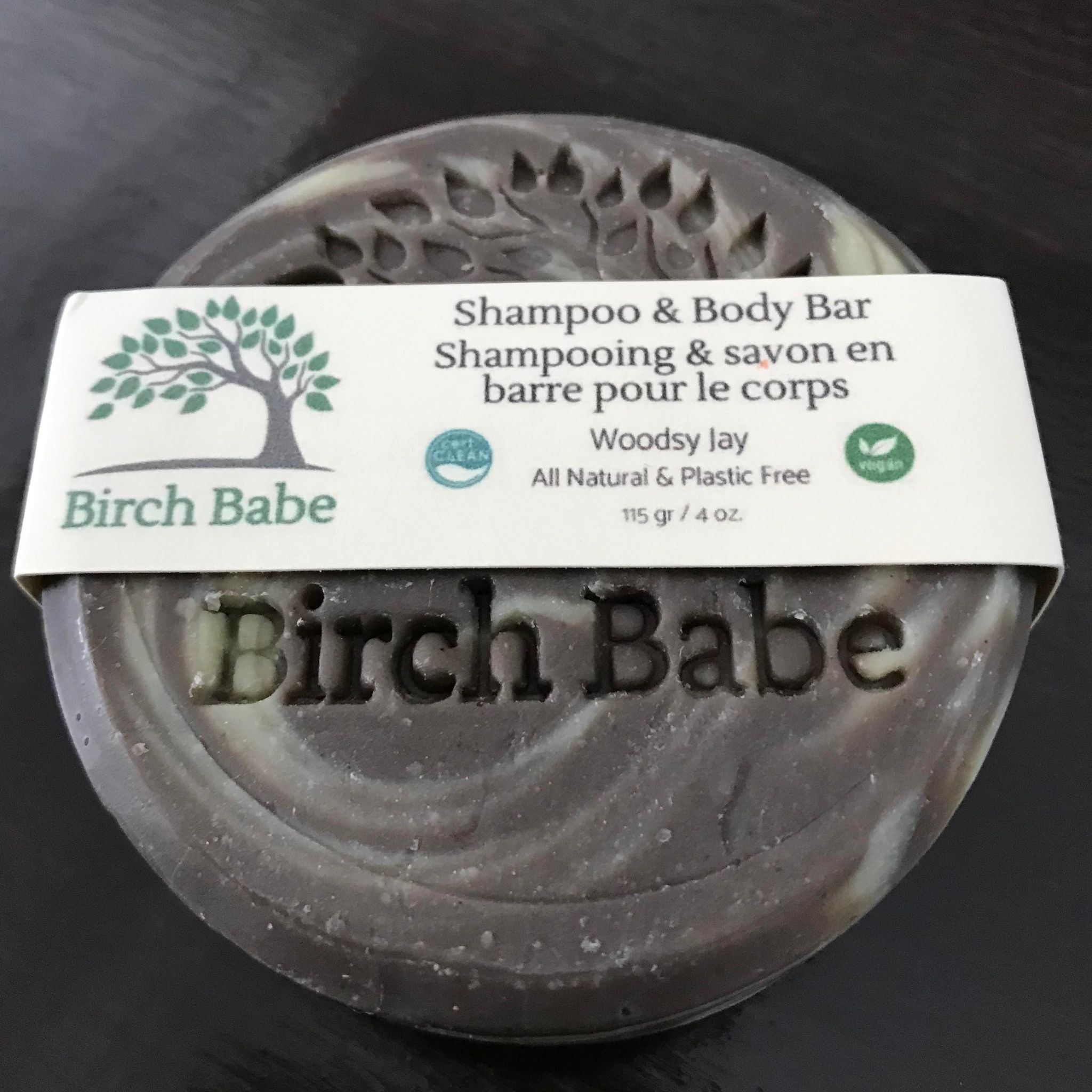 Woodsy Jay shampoo and body bar made in Canada by Birch Babe is infused with hints of tobacco leaves for a subtle smokey scent that will leave you feeling like you're about to chop wood for a cabin deep in the forest.
