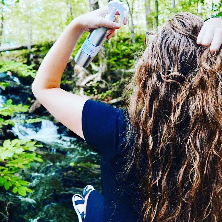 detangle and condition hair with natural spray