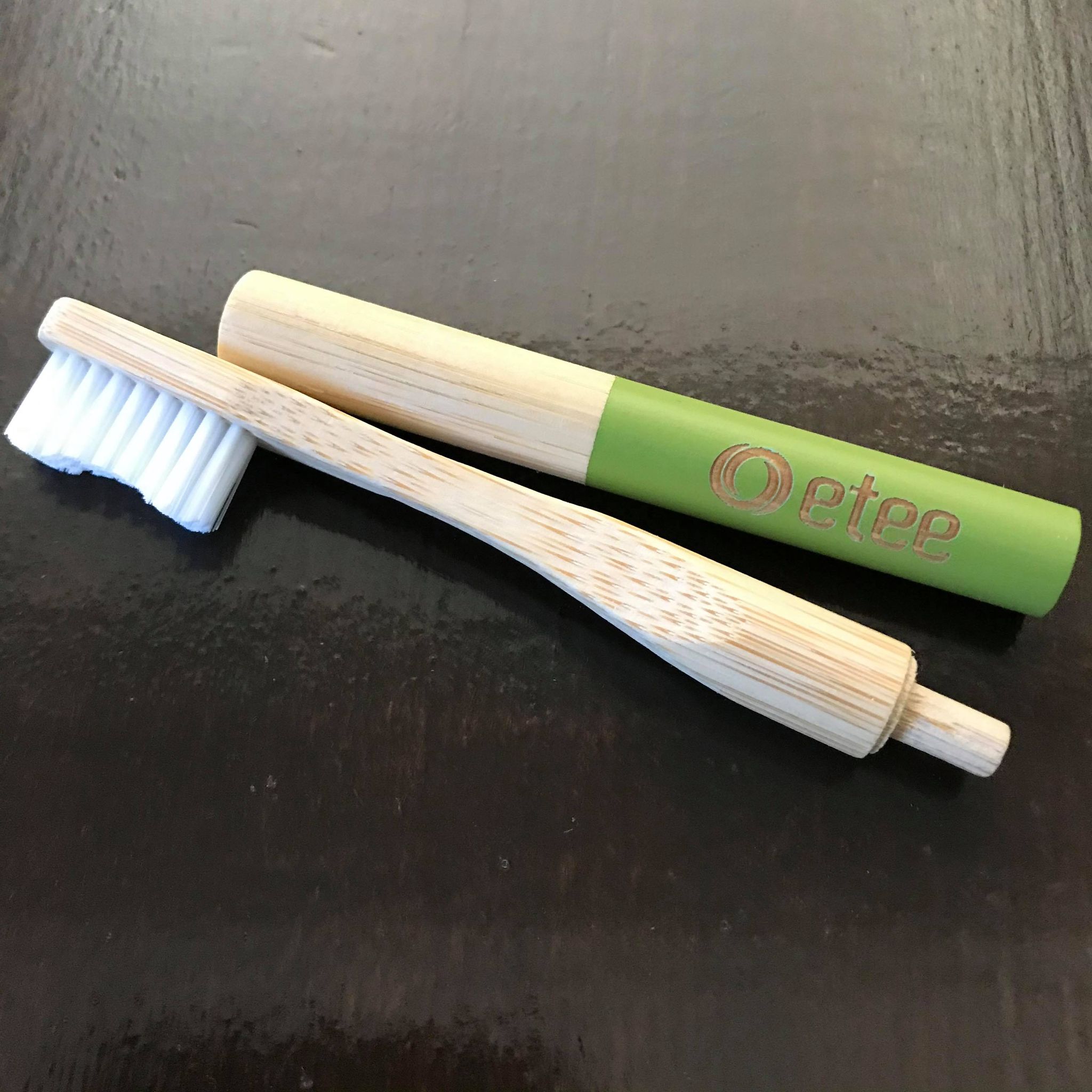 Replaceable head toothbrush by etee