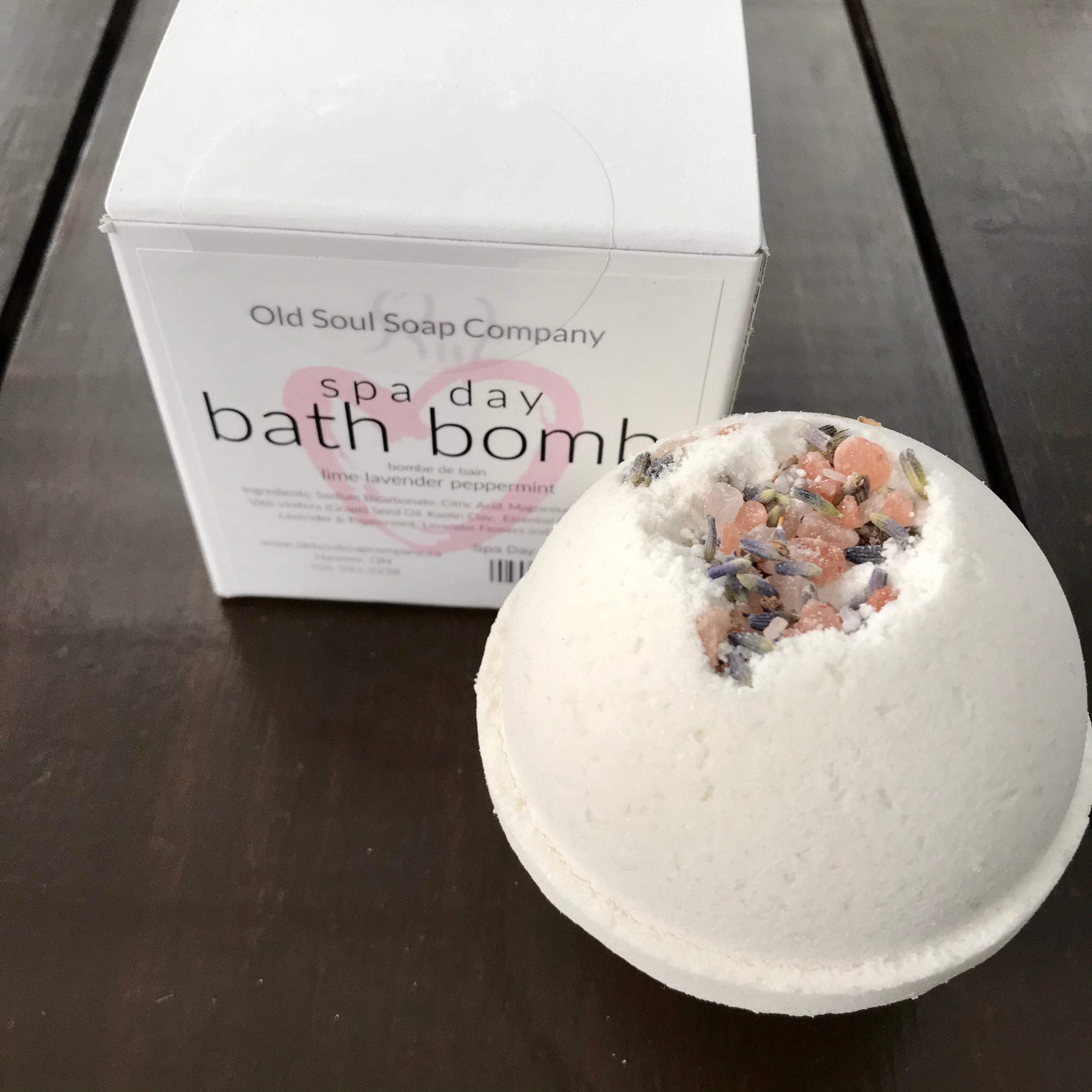 canadian made lime lavender peppermint bath bomb in a box