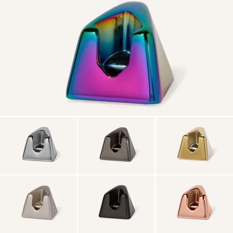 Display your triple blade pivoting head leaf razor proudly on your countertop in one of these convenient stands in a prism, chrome, mercury, gold, silver, black or rose gold finish