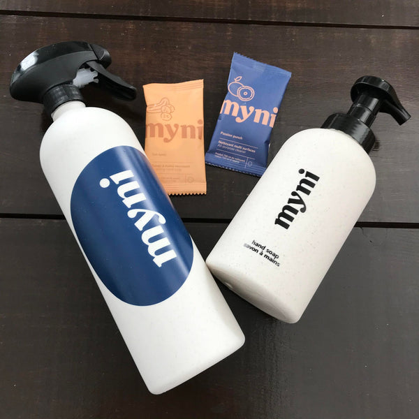 This Canadian made myni starter kit includes one white and blue wheatgrass spray cleaner bottle, a passion punch (grapefruit and mango scented) all purpose concentrate cleaner tablet, a black and white wheatgrass foaming hand soap bottle and a gin tonic (green tea and cucumber scented) hand soap concentrate tablet.