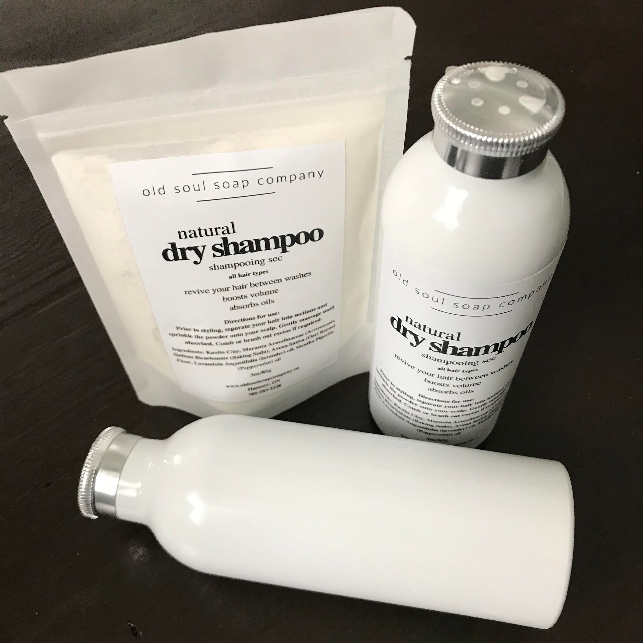 Natural dry shampoo in a shaker bottle or compostable pouch helps revive your hair between washes, boosts volume and absorbs oils. Empty shaker bottles sold separately.
