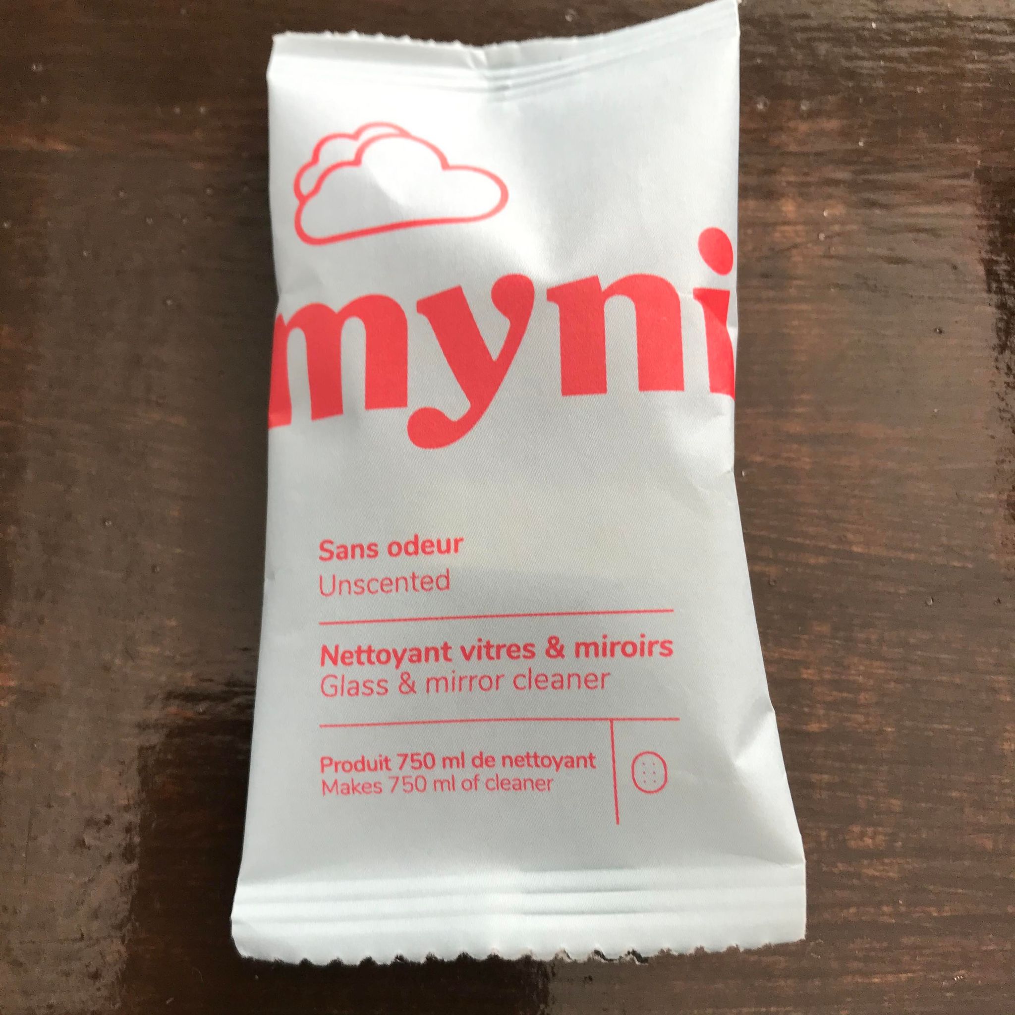 Unscented glass and mirror cleaner cleaning tablet concentrate in a compostable pouch made in canada by myni
